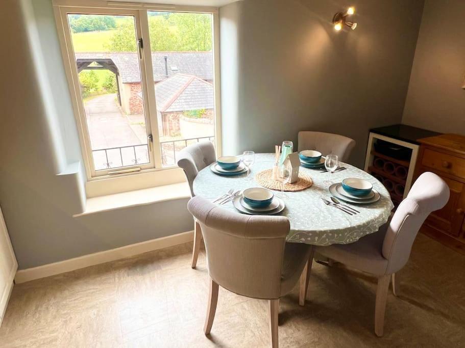 Countryside Converted Barn With Hot Tub نيوتن أبوت المظهر الخارجي الصورة
