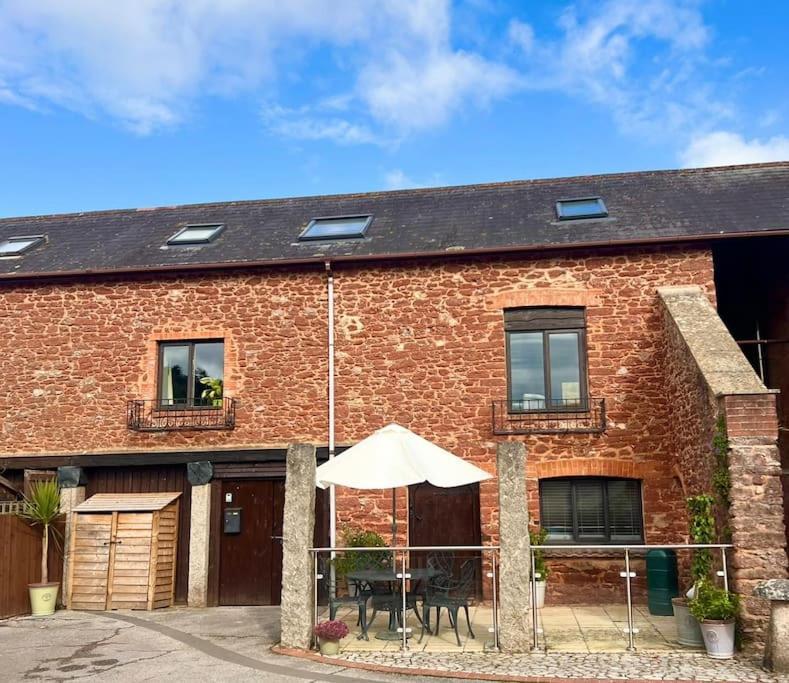 Countryside Converted Barn With Hot Tub نيوتن أبوت المظهر الخارجي الصورة