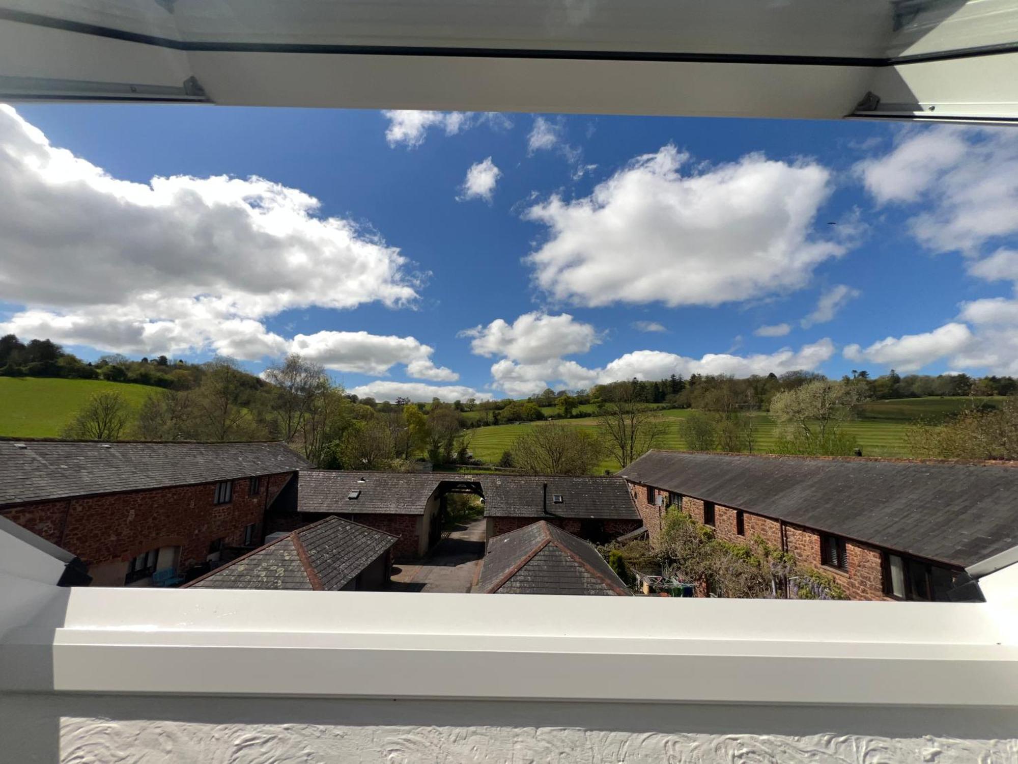 Countryside Converted Barn With Hot Tub نيوتن أبوت المظهر الخارجي الصورة